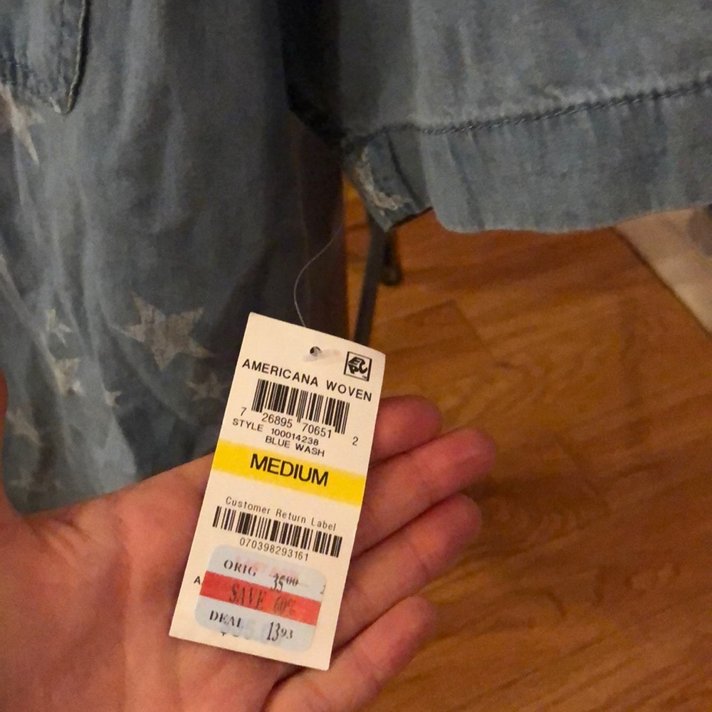 American Rag Button down Short Sleeve - Picture 2 of 2